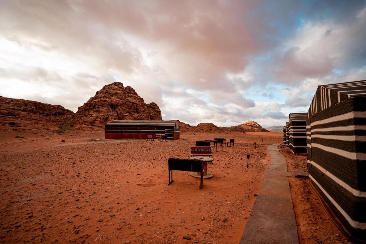 Wadirum Sunset Camp Hotel วาดิรัม ภายนอก รูปภาพ