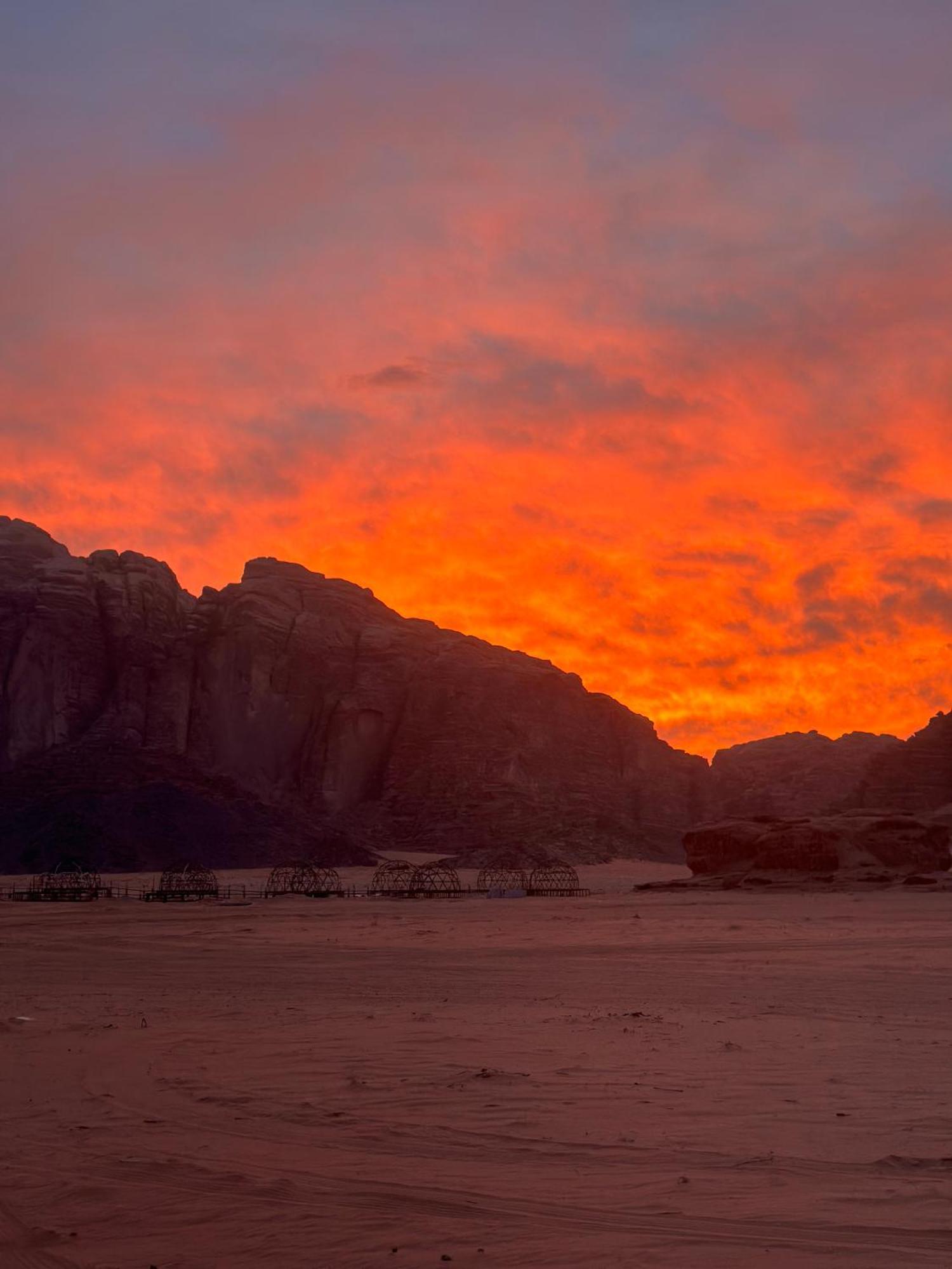 Wadirum Sunset Camp Hotel วาดิรัม ภายนอก รูปภาพ